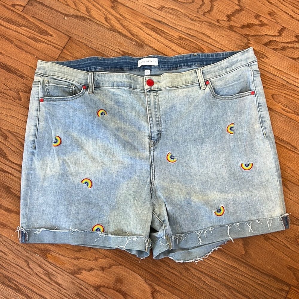 Lane Bryant Bermuda Shorts Embroidered Rainbow pattern stretch Denim Boyfriend